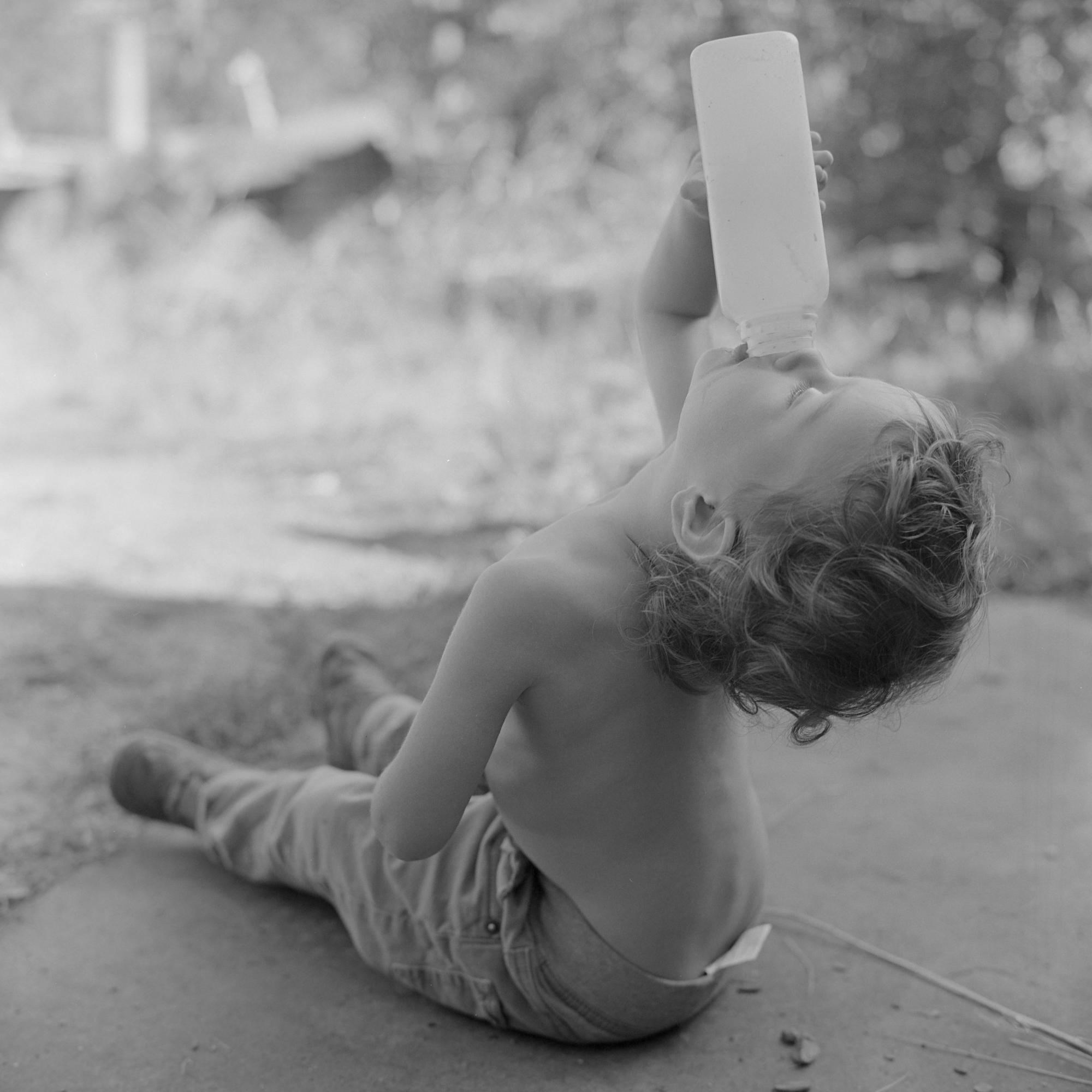 Child with the water jug